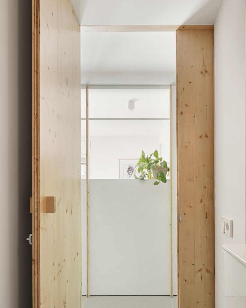 FULL RENOVATION OF A FLAT IN SANTA COLOMA 1